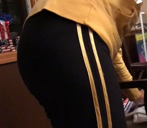 Jerk off to my older Italian MILF neighbor