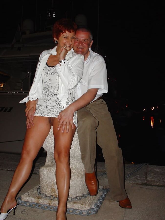 Women Need Exposure - Mature Swinger