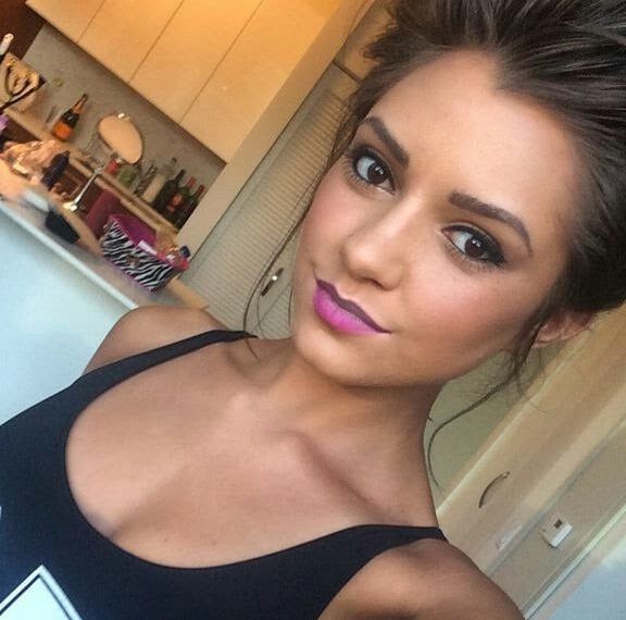SEXY Bella Foels Who Did Amateur Porn