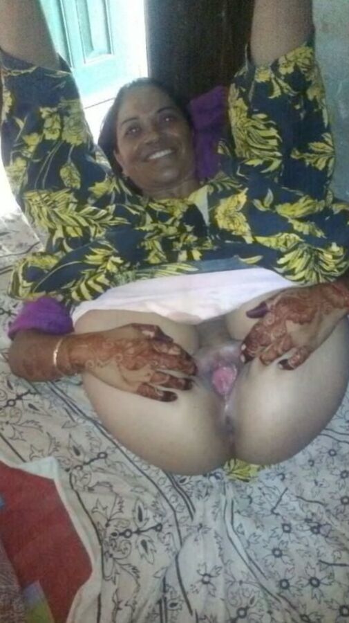 Indian girls aunties mix ass and gand pic