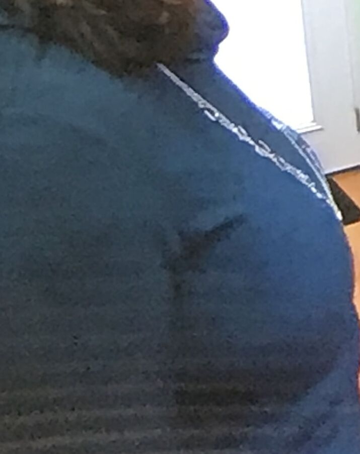 Big mommy tits and ass from tv show capture