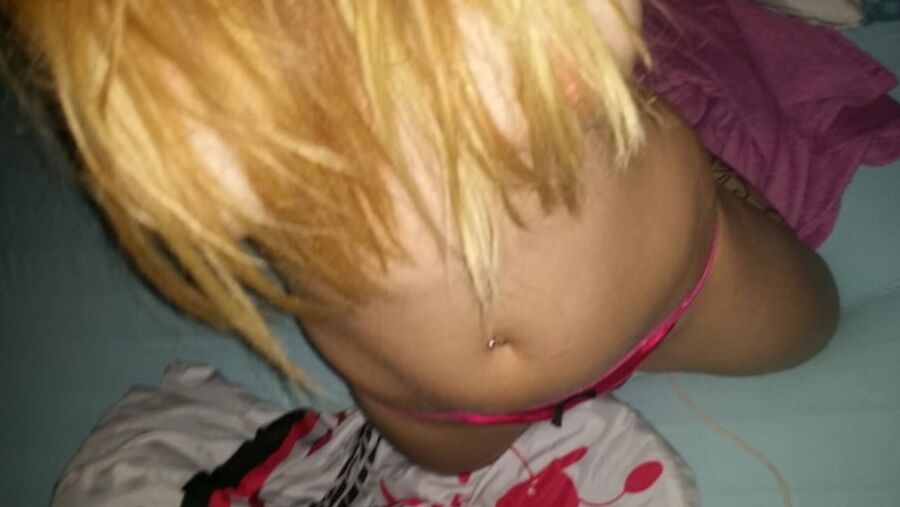 Busty blonde F+