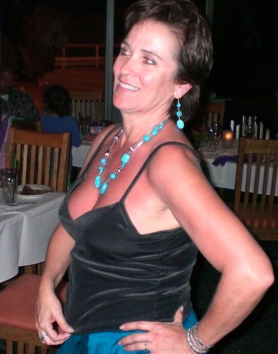 Sexy momma&;s holiday pics
