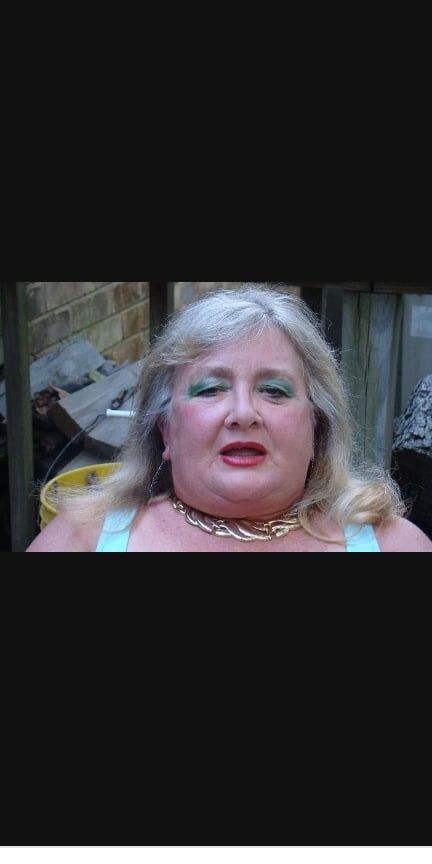 Hoodyman SSBBW . Debbie fat pig .