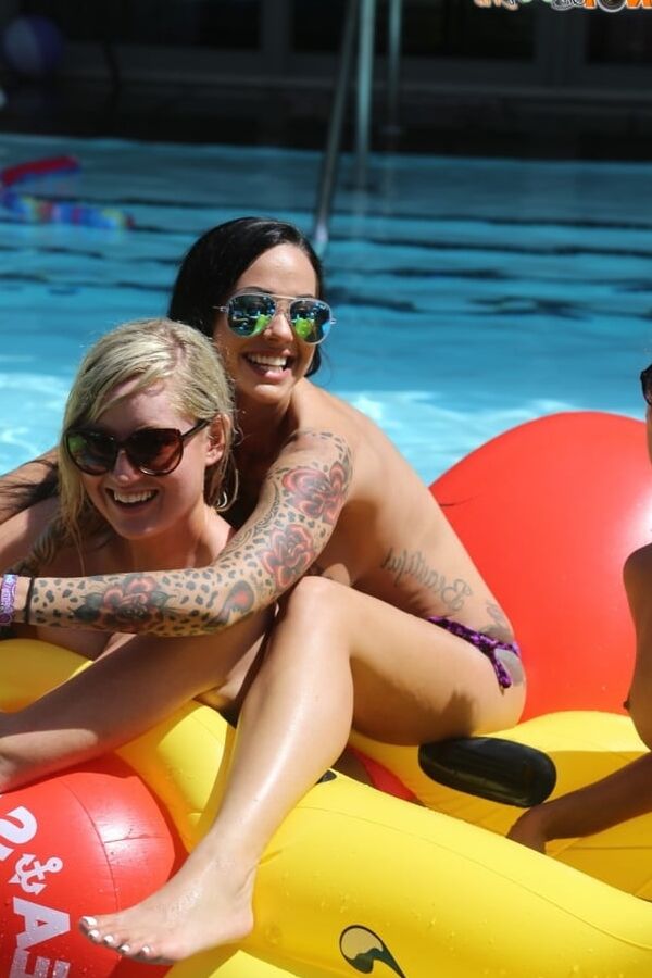 stacey havoc camcon toplees pool party