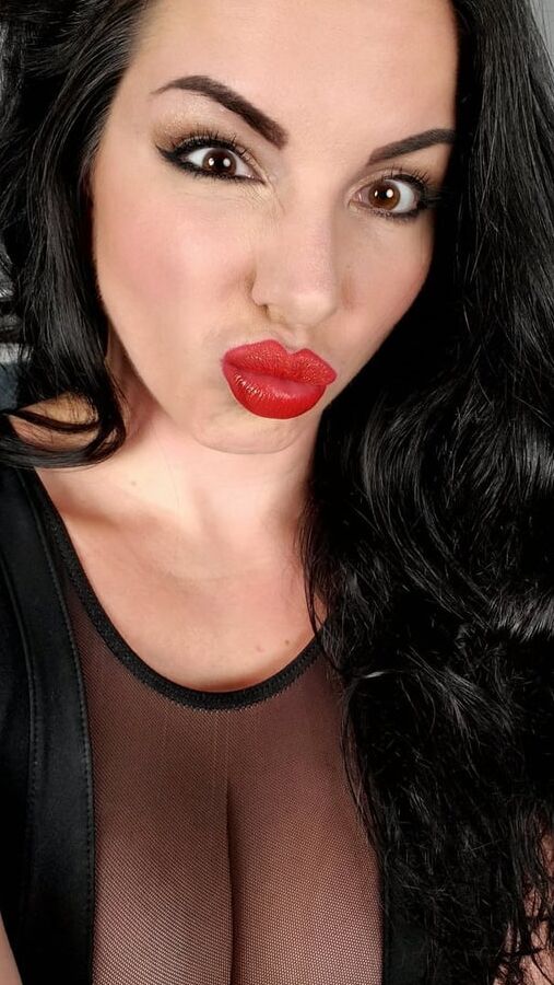 Goddess Alexandra Snow