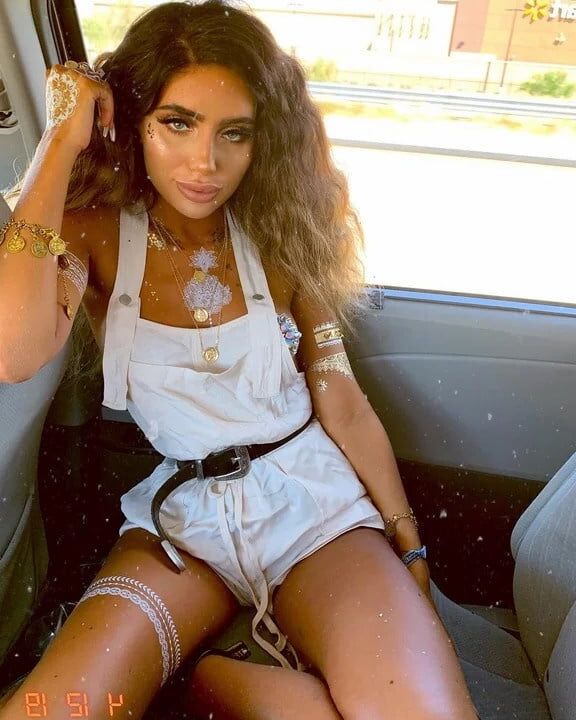Naomi Woods