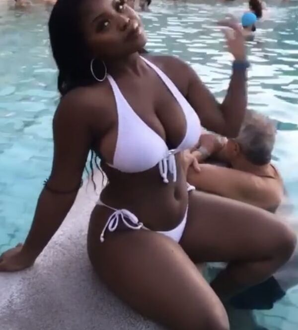 Busty Ebony Babe: Thandi