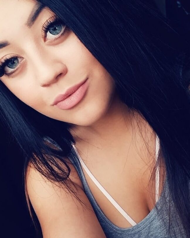 Polish bitch Angelika is hungry for cock