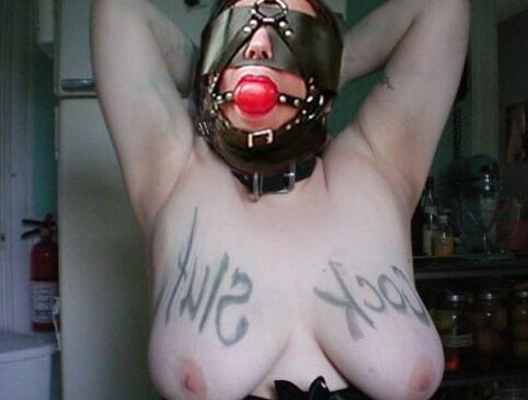 Expose Masked fat sow