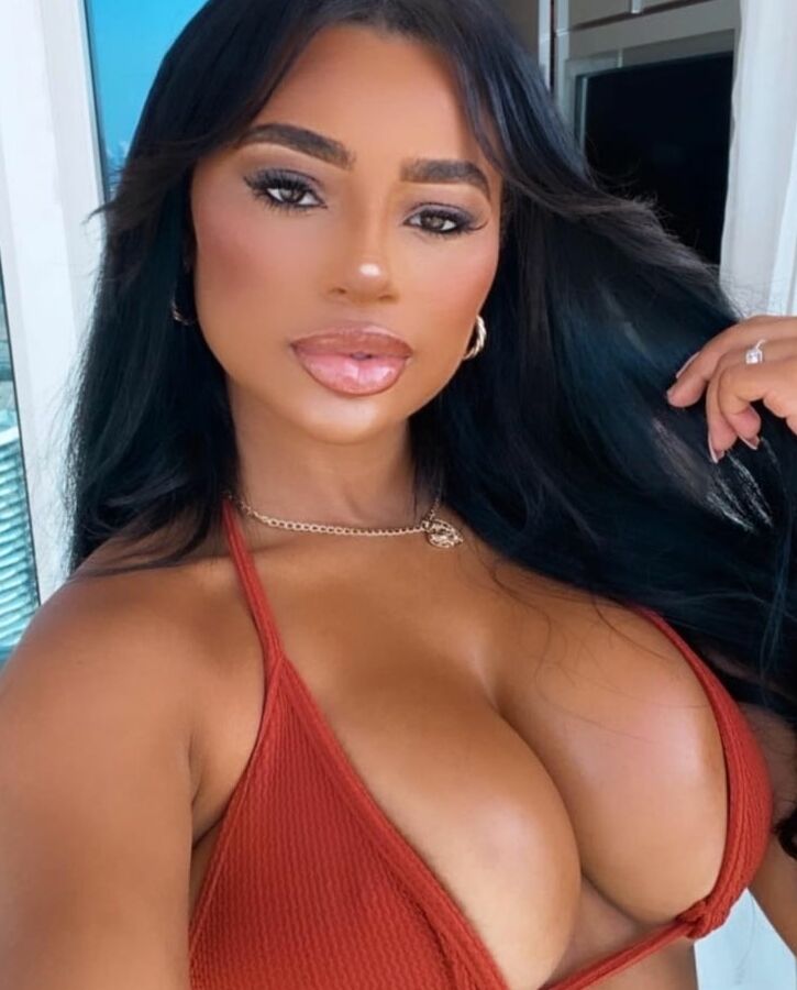 Big Boobs IG Girls