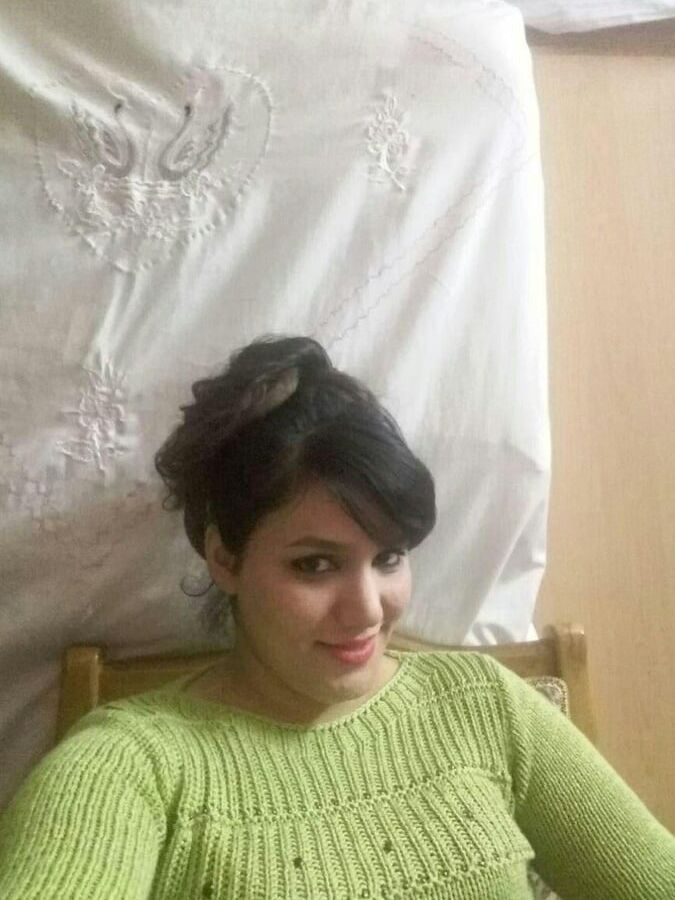 Hot sexy Persian Iranian Iran babe