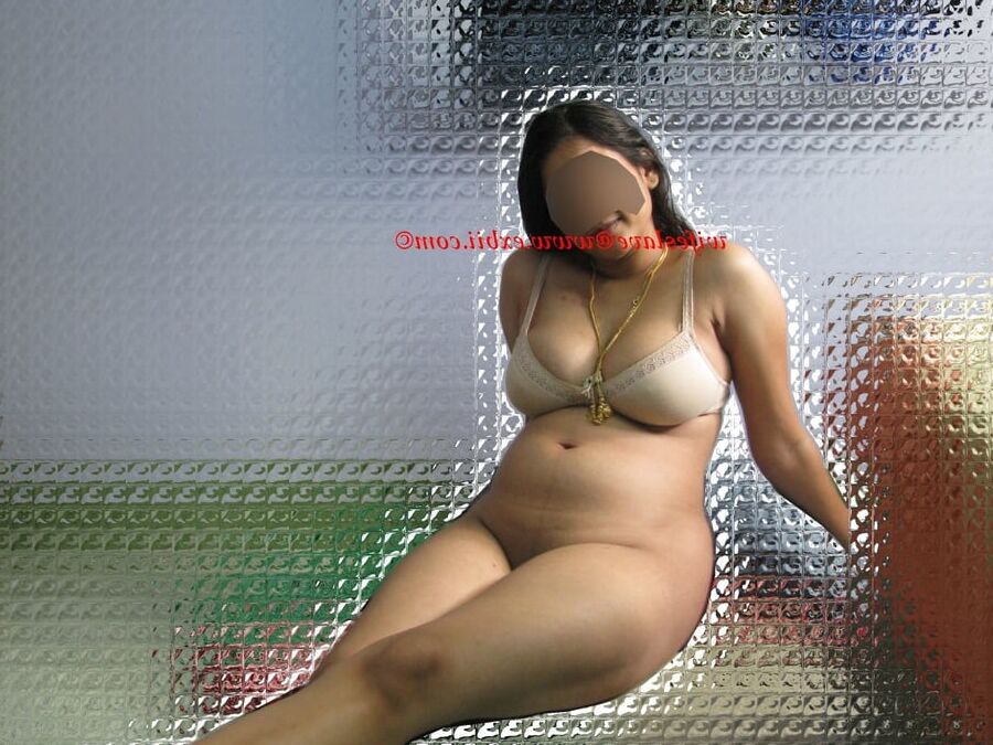 Indian aunty wet