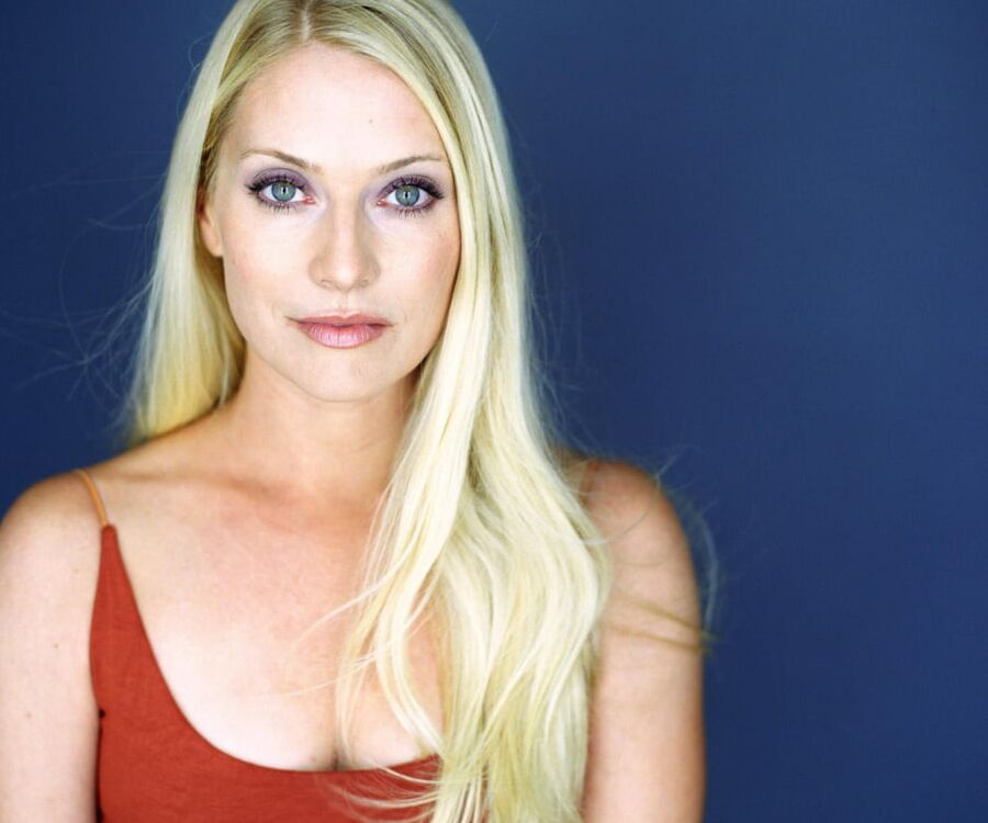 Celebrity Hot - Emily Procter