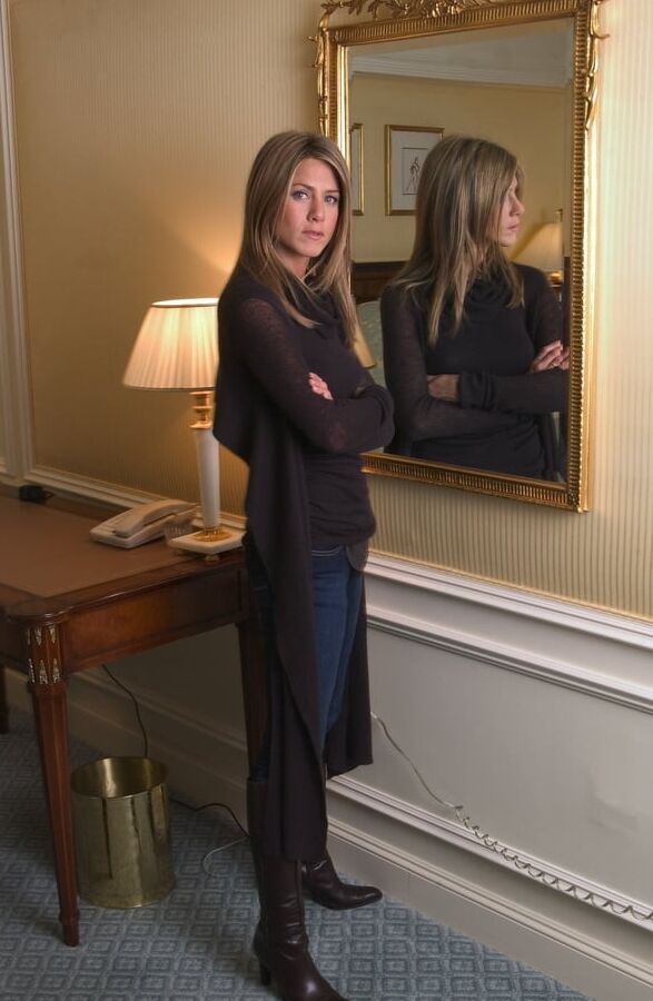 Female Celebrity Boots &amp; Leather - Jennifer Aniston