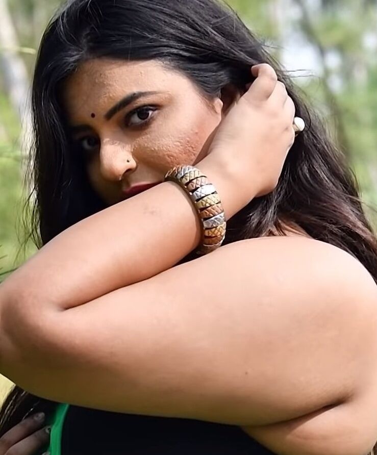 DESI bong beauti sneha