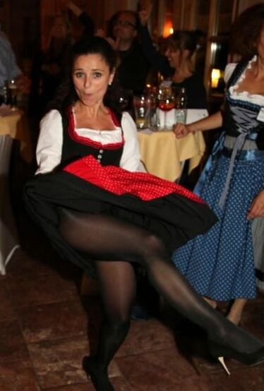Mix Beautiful ladies young and old with Panyyhose: I