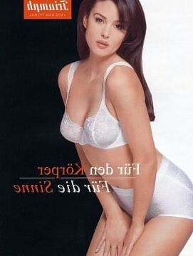 Tetas de la Bellucci