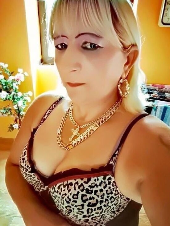 Gyongyi Mojzner ... Faceb