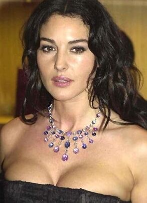 Tetas de la Bellucci