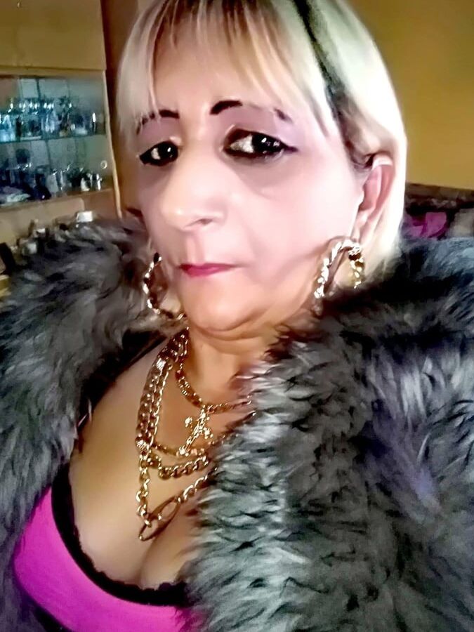 Gyongyi Mojzner ... Faceb