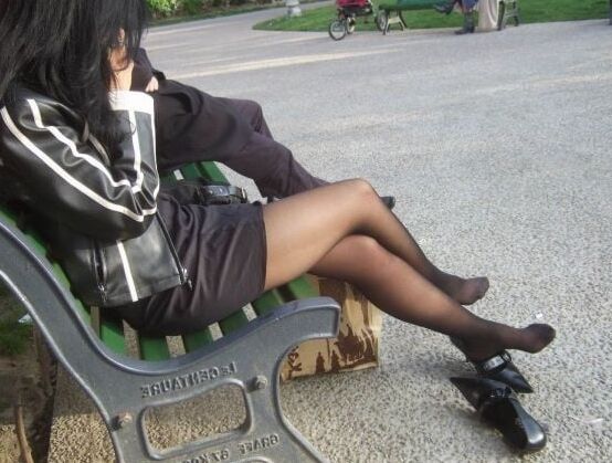 Mix Beautiful ladies young and old with Panyyhose: I