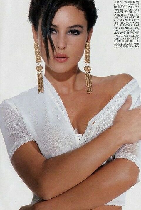 Tetas de la Bellucci