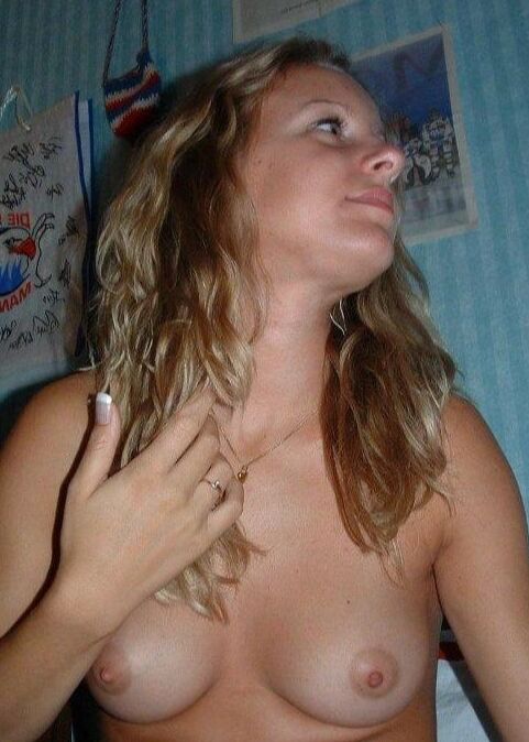 Web Slut Shows Tits