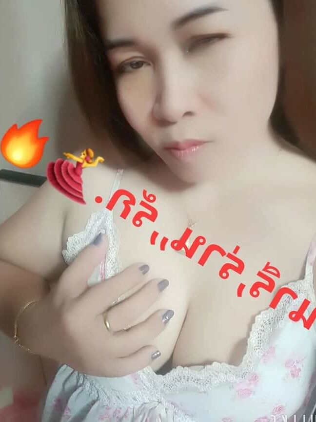 Gadis cantik di rumah
