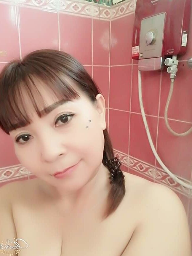 Gadis cantik di rumah