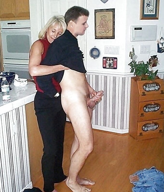 ma mere la pute, vieille salope a baiser (mother and son)