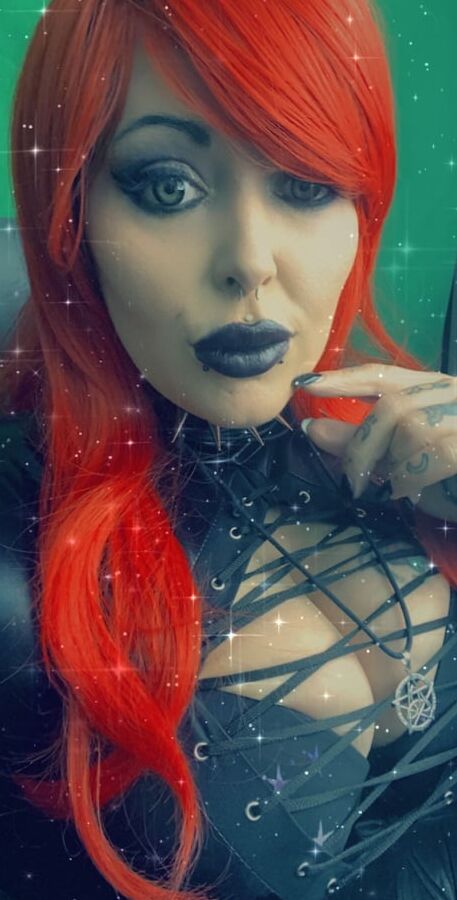 Metal Chicks &amp; Goth Beauties