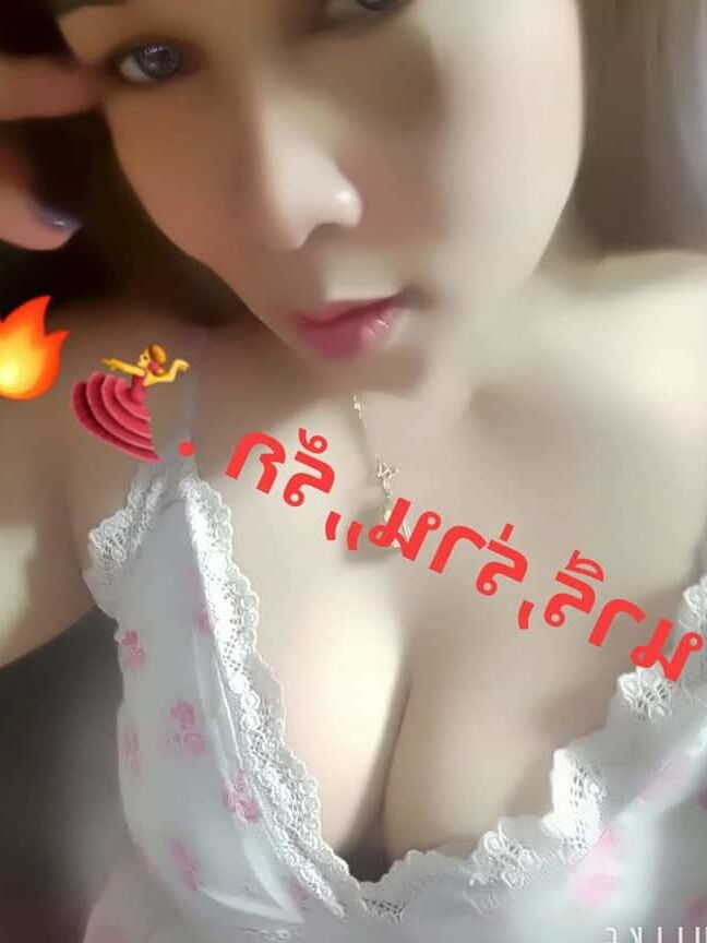 Gadis cantik di rumah