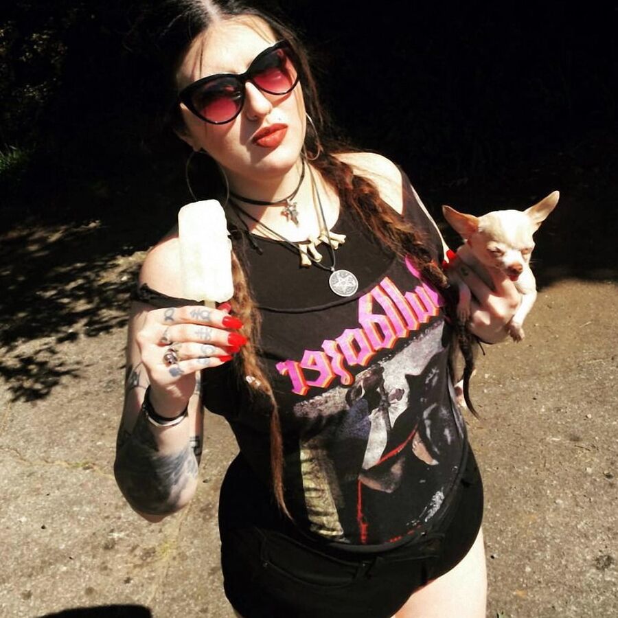 Metal Chicks &amp; Goth Beauties