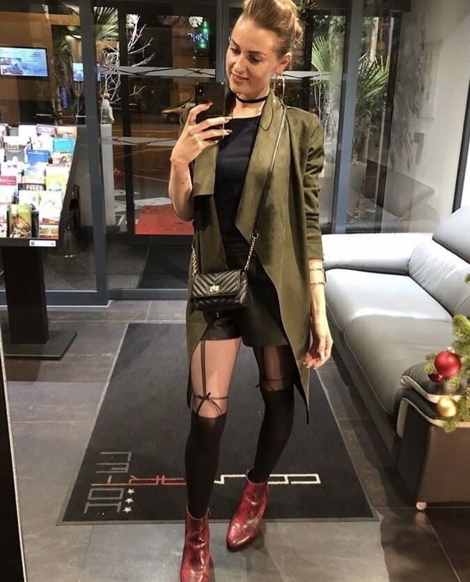 Todays Wank Target...Hot Nylon Pussy Babe