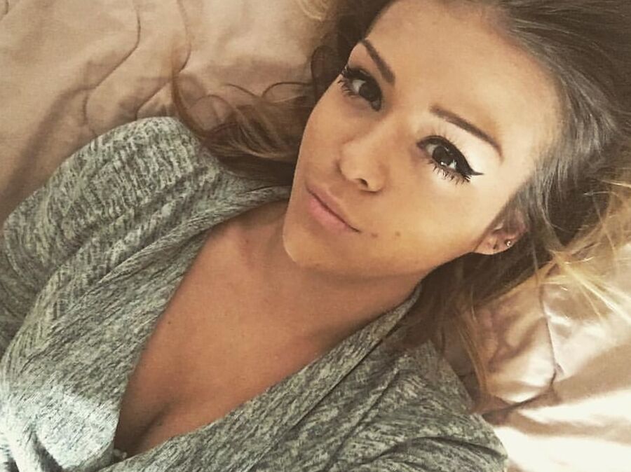 Milica slatka ukrucuje kurceve jako