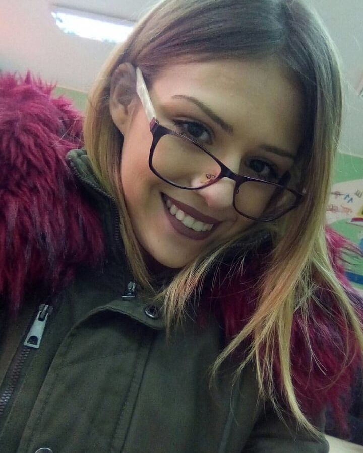 Milica slatka ukrucuje kurceve jako