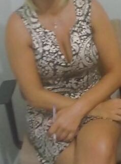 セクシーなふしだらなトルコ人熟女ママポルノ売春婦セルビスペルマ雌犬