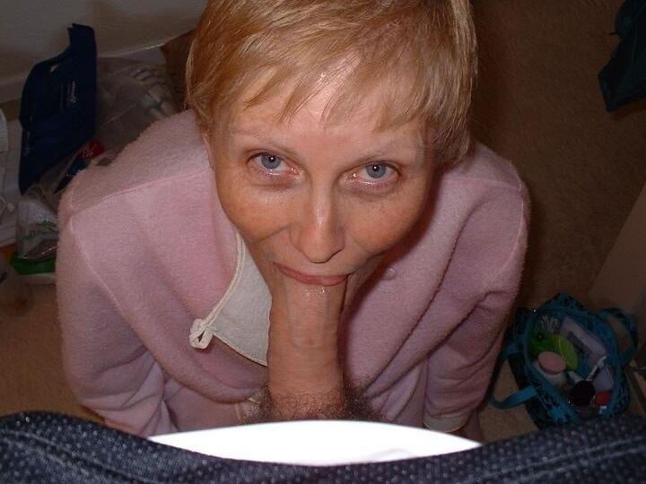 LOVELY MILF