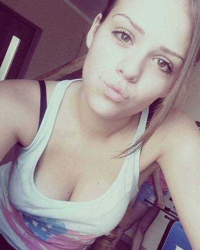 Milica slatka ukrucuje kurceve jako