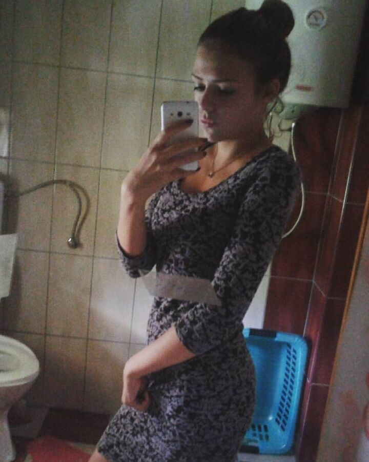 Milica slatka ukrucuje kurceve jako