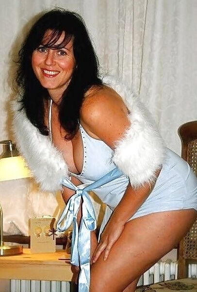 Beautiful Curvy Big Tit Hairy Cunt Slutty MILF