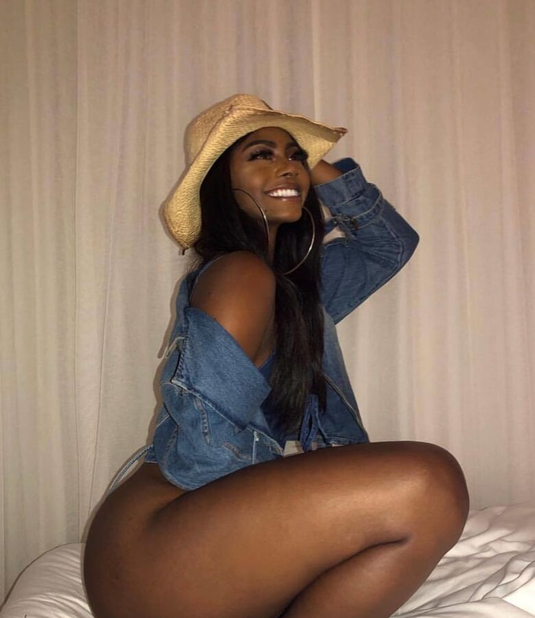 AJ L
