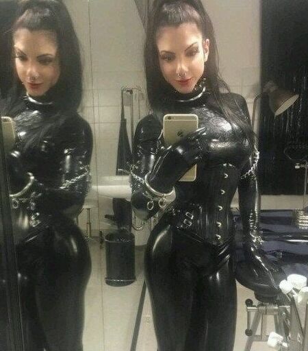 Latex amateur and selfie