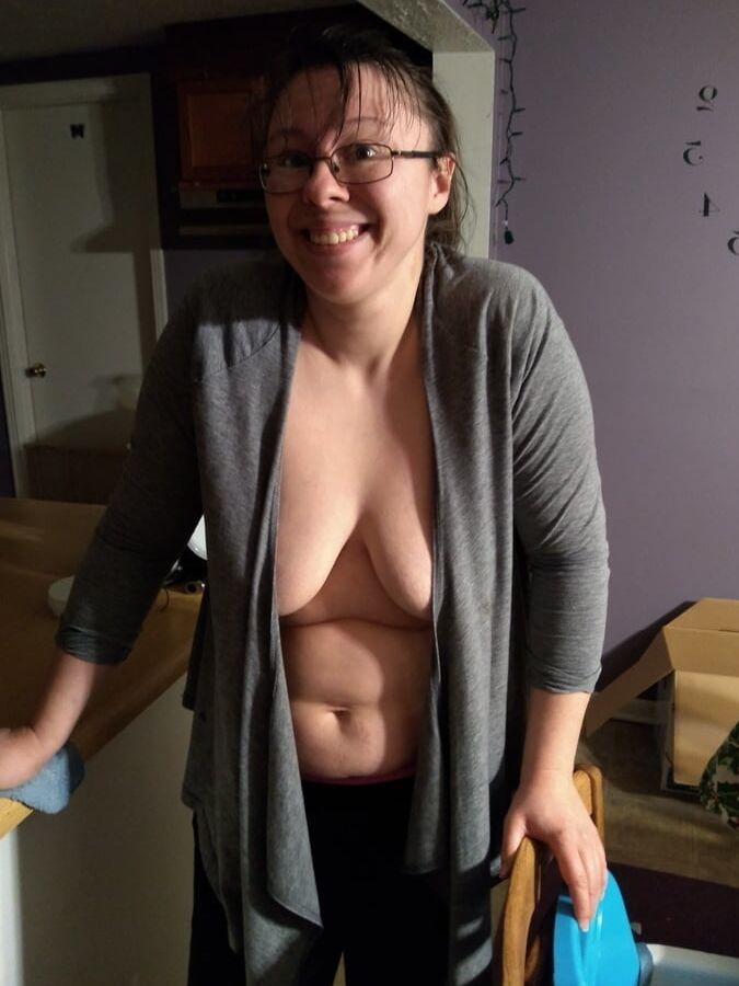 Get your tits out! Women flash their udders