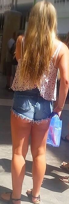 Nice (denim shorts)