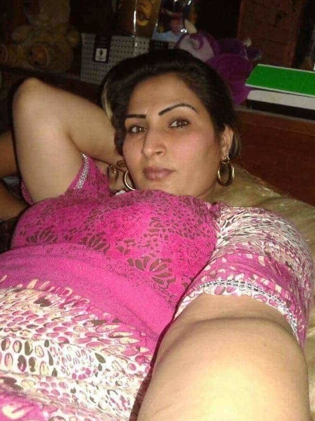Desi bhabhi sarah khan pics
