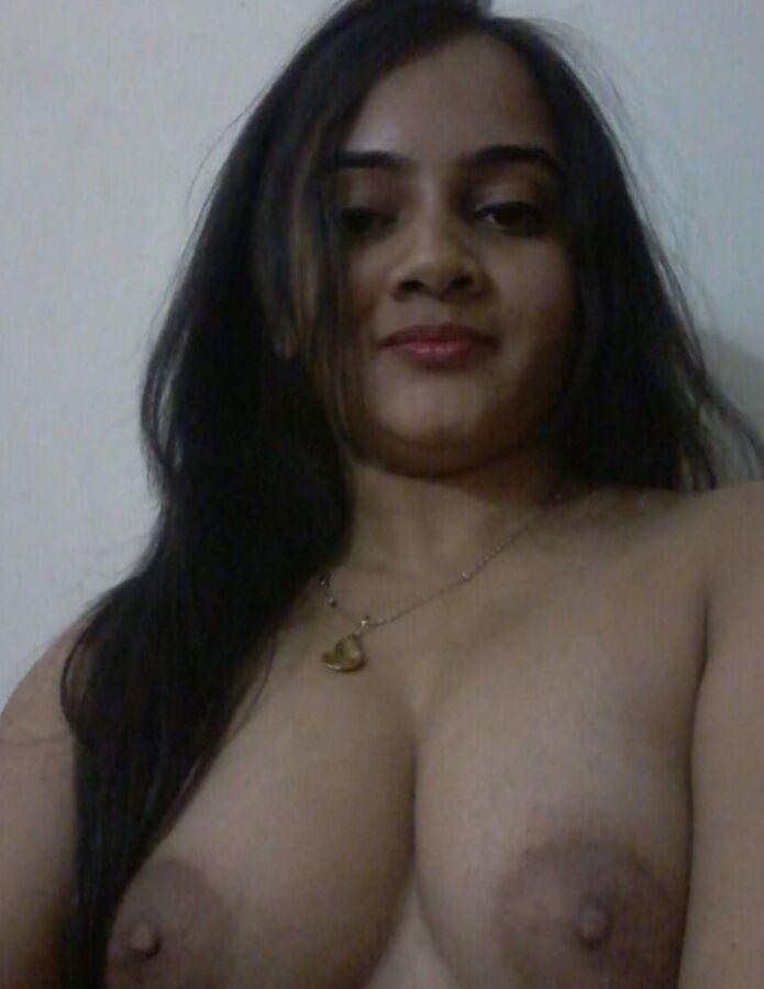 Dishi juicy boobs
