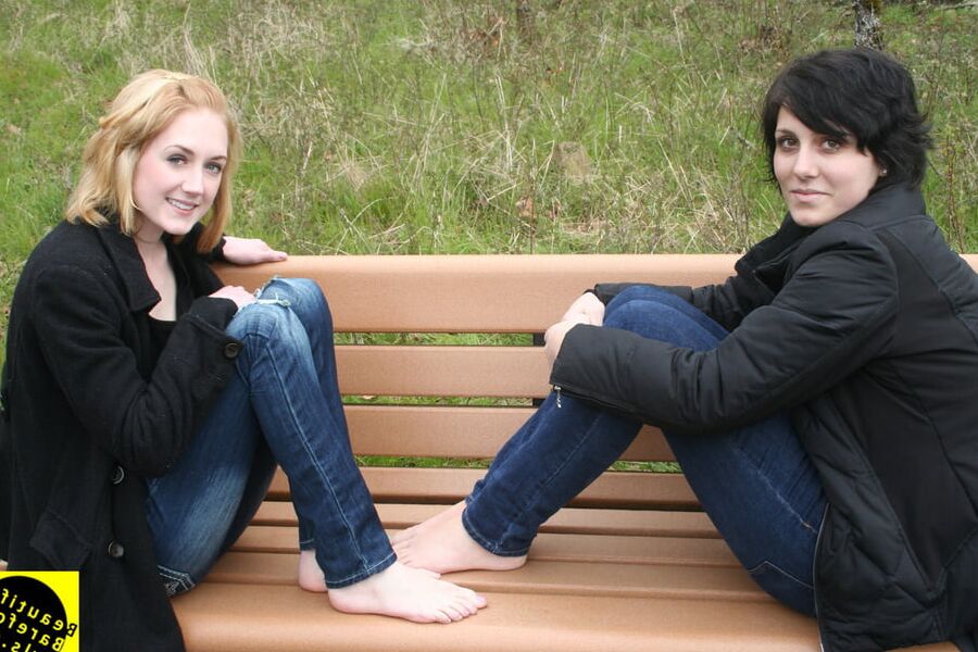 Beautiful Bare Foot Girls