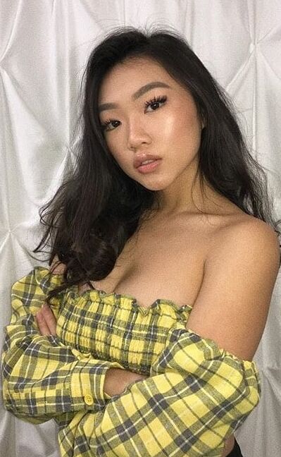 Hmong Girl: Sandy